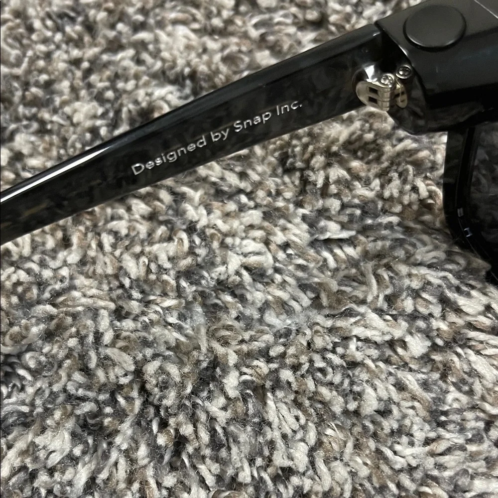 Black Snap Spectacles x Snapchat Lens